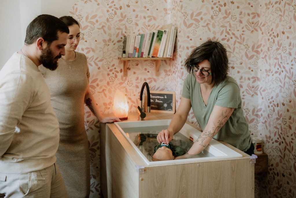 1. cabinet massage bien être Lons-le-Saunier 2. cabinet massage duo Lons-le-Saunier 3. Cabinet thérapeutique bain bébé enveloppé Lons-le-Saunier 4. lieu formations massage prénatal jura 5. lieu formation drainage lymphatique jura 6. cabinet massage bébé Lons-le-Saunier 7. cabinet Perrigny Bluenn Boulon